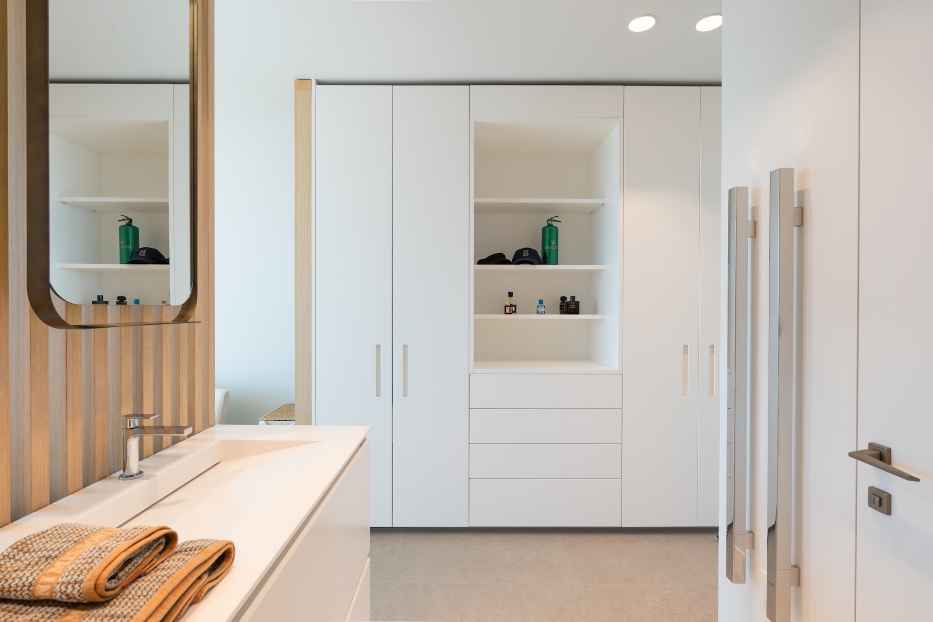 Resa Estates Ibiza Cas Mut villa te koop sale bedroom closets.jpg